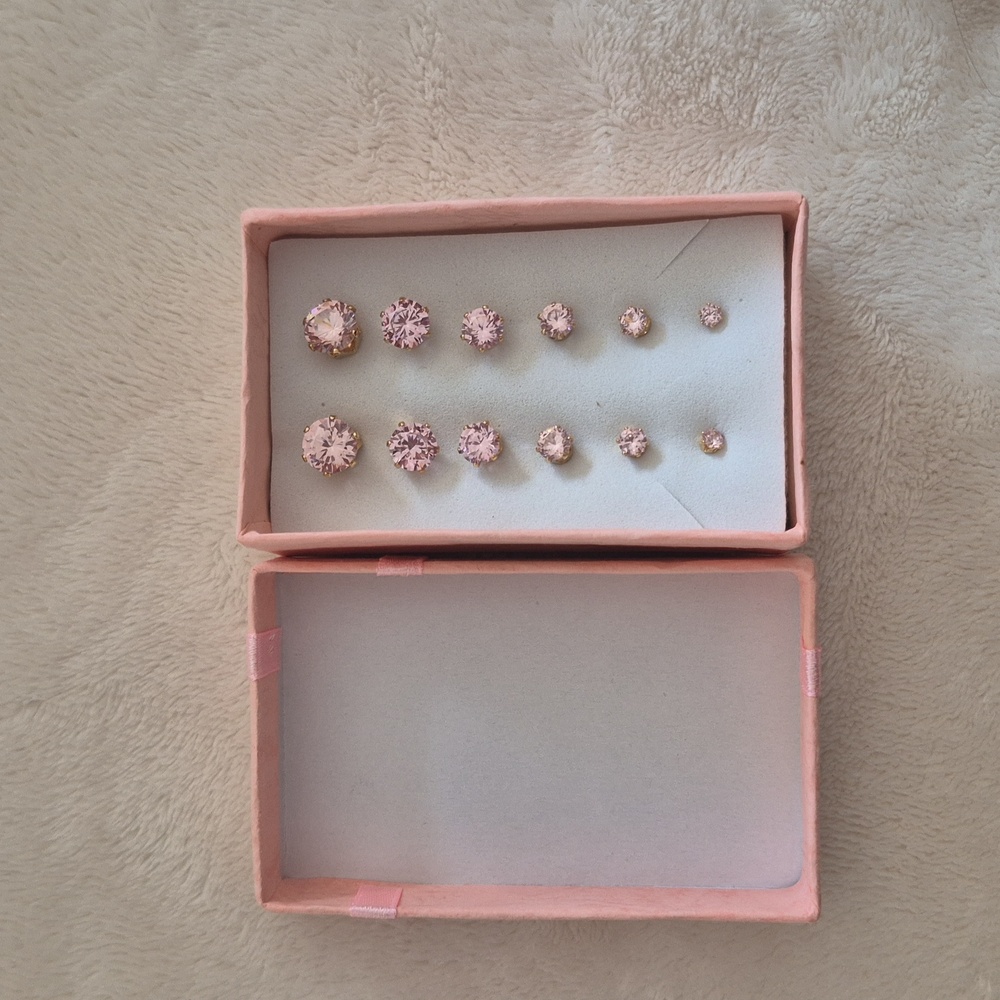 NIB pink studded earrings